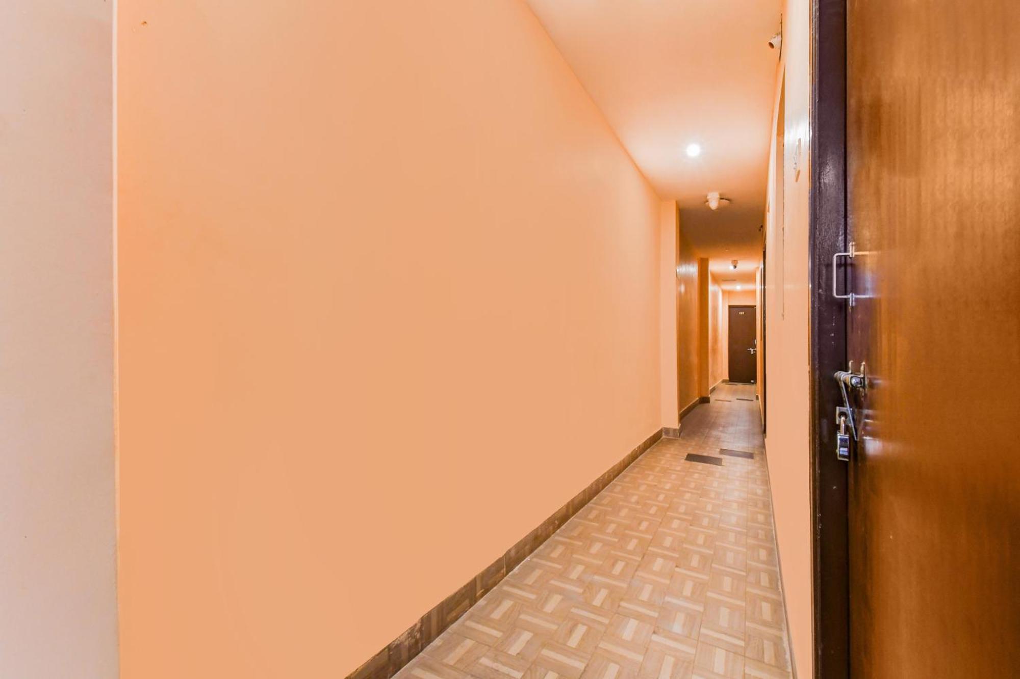 Super Hotel O Dakshin Dwar Formerly Radha Krishna Niwas Puri Exterior foto